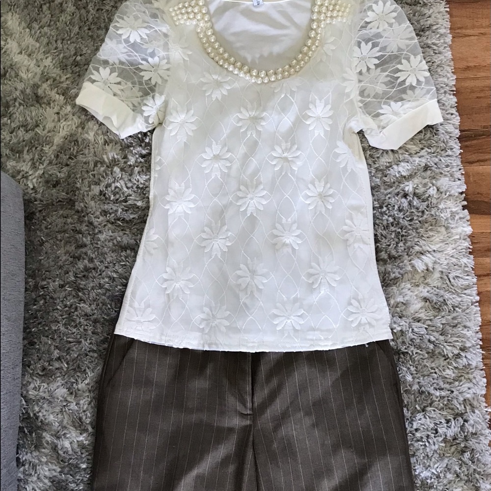 Beautiful baby doll sleeves top.